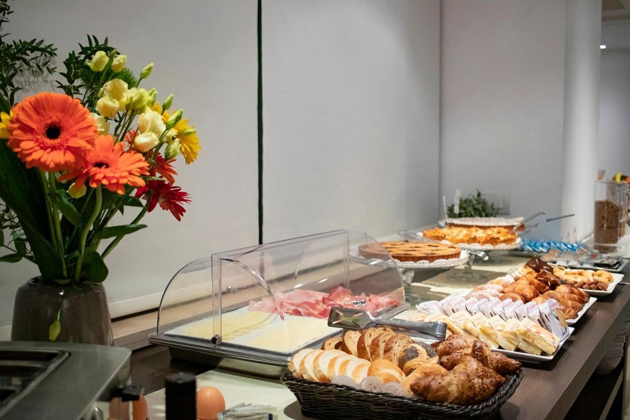 Hotel Dimorae Rooms And Suites - Apartments Civitanova Marche Luaran gambar